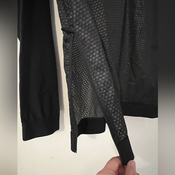 NHL Adidas quarter zip with hidden hood. Climastorm size XL (G100) - Picture 3 of 14